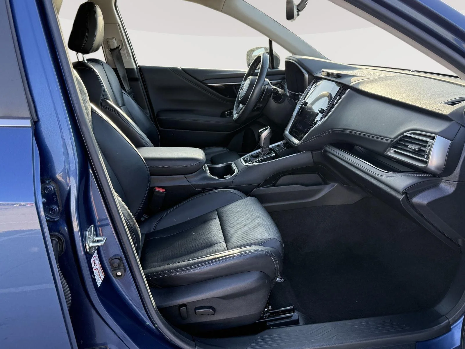 Used 2020 Abyss Blue Pearl Subaru Limited image 9