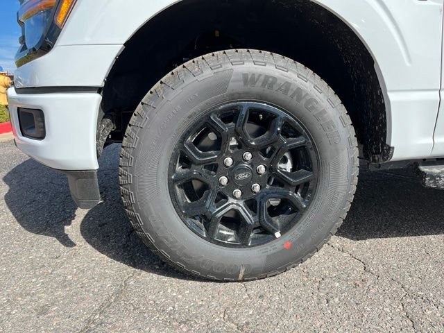 New 2026 Oxford White Ford XLT image 9