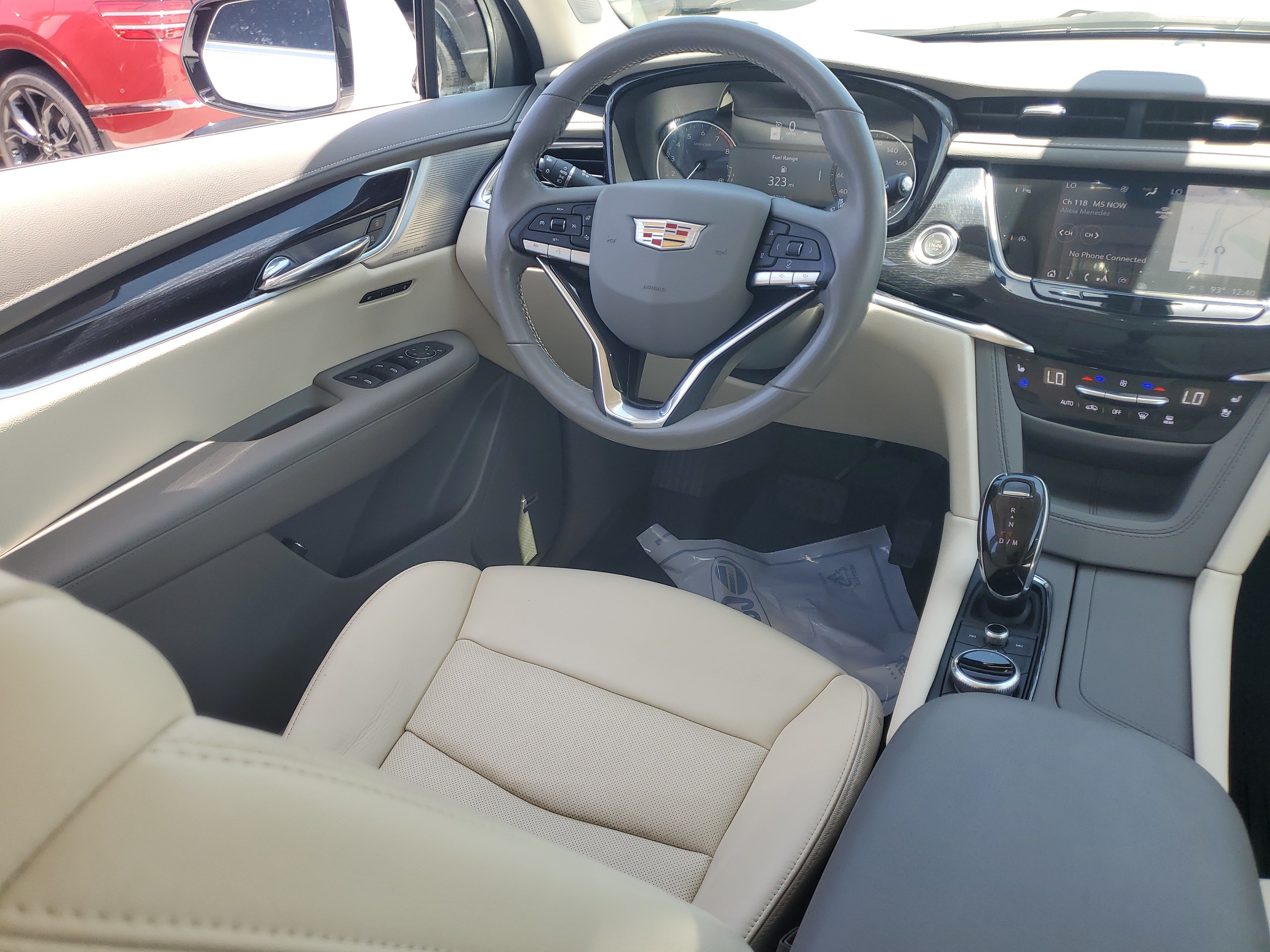 Used 2024 Crystal White Tricoat Cadillac FWD Premium Luxury image 20