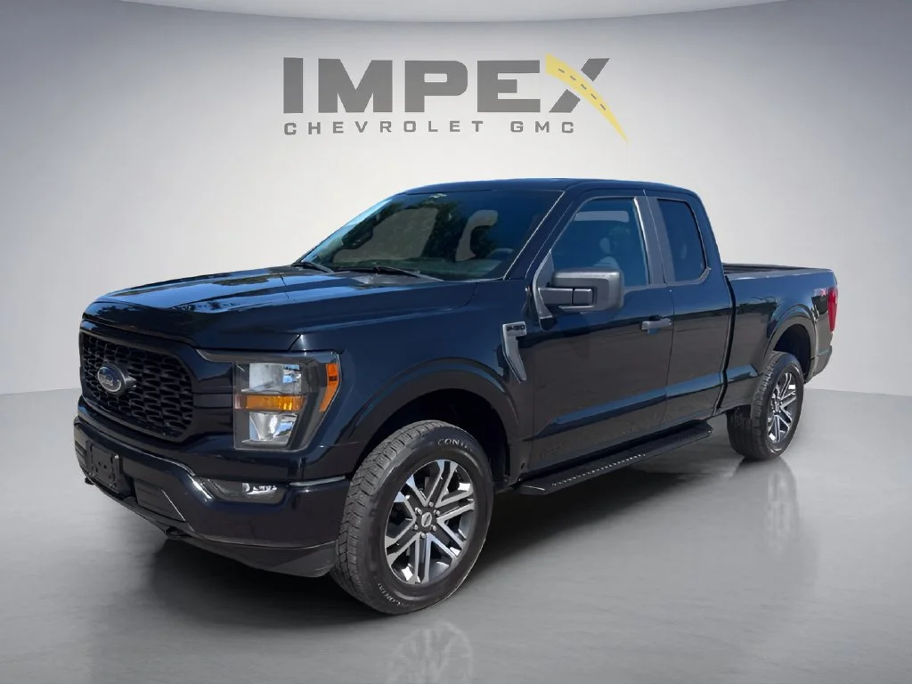 Used 2023  Ford XL image 1