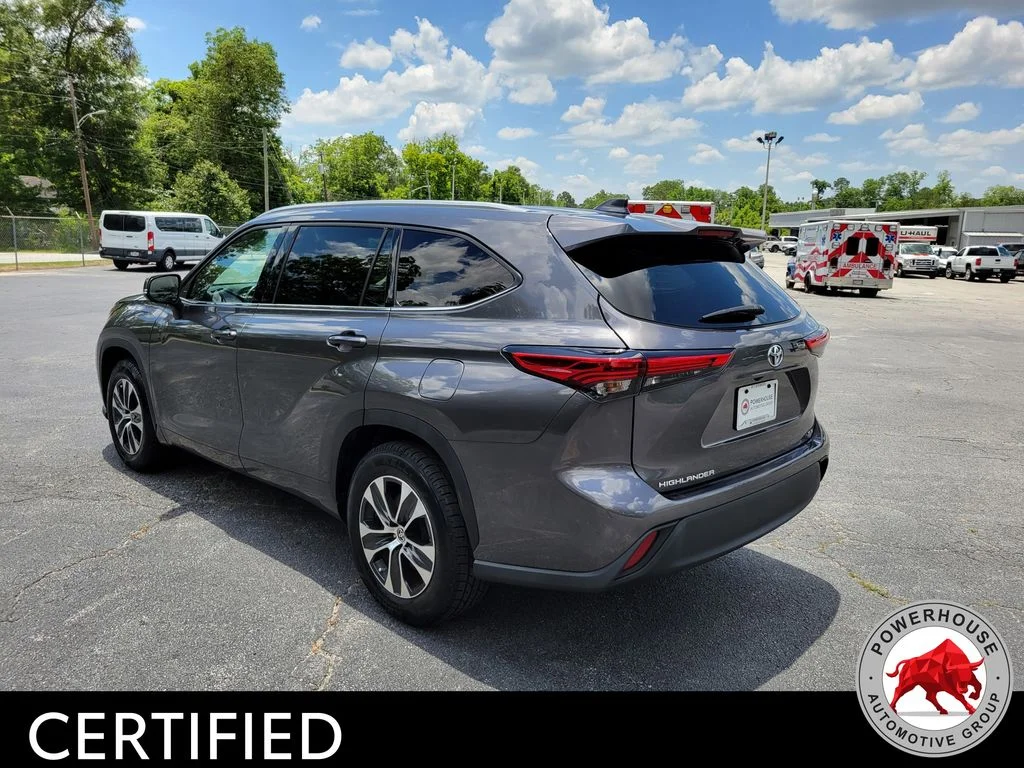 Used 2022 Gray Toyota XLE image 4