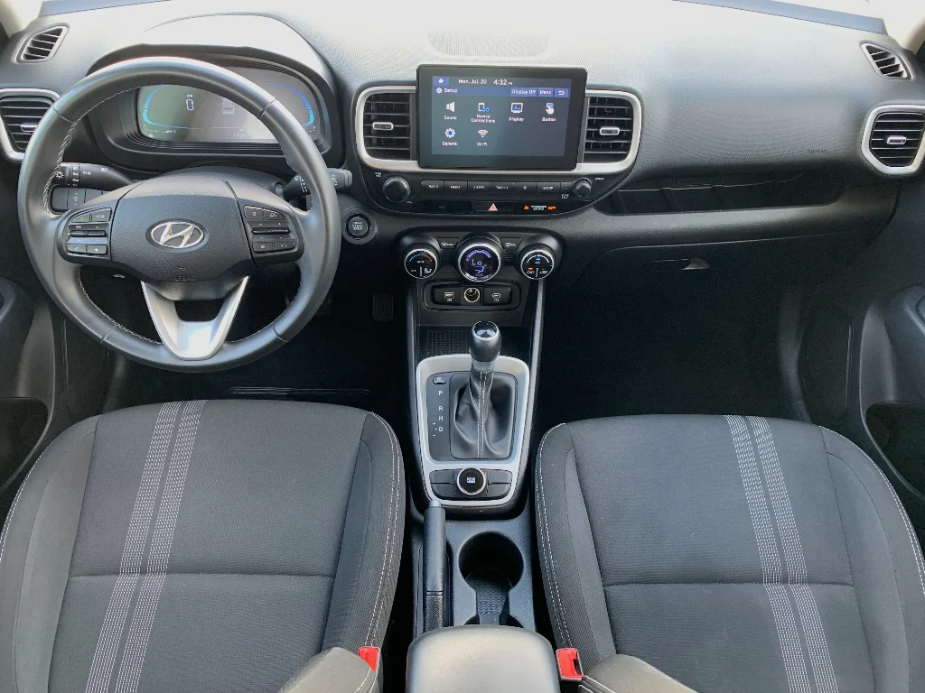Used 2025 Shimmering Silver Hyundai SEL image 13