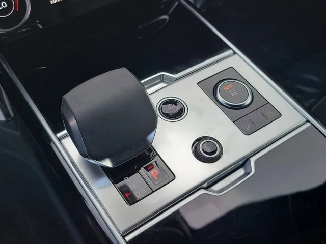 Used 2023 Black Land Rover SE image 33