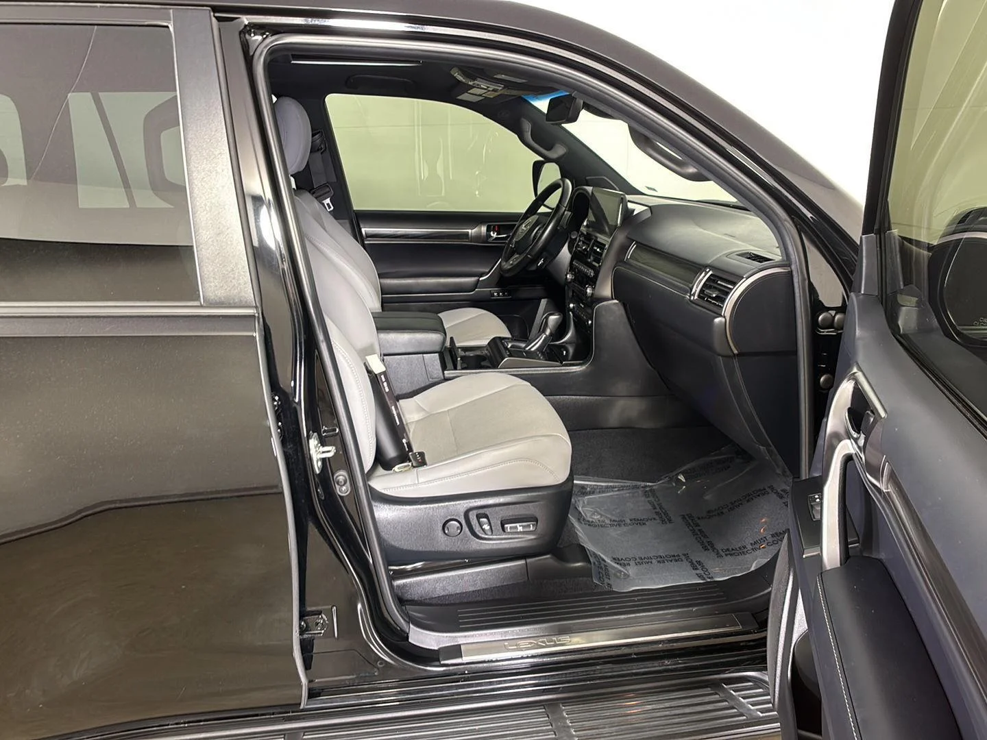 Used 2023 Black Onyx Lexus GX 460 image 22