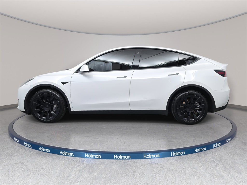 2022 Tesla Model Y Long Range photo 2