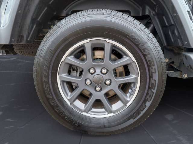 Used 2020 Black Jeep Overland image 44