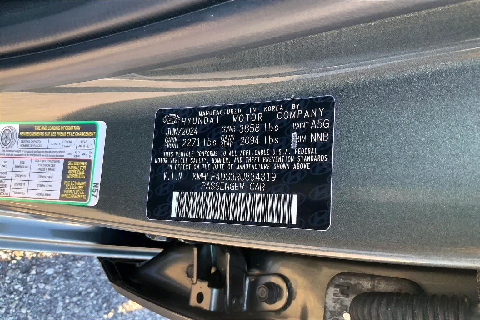 Certified Used 2024 Amazon Gray Hyundai Limited image 30