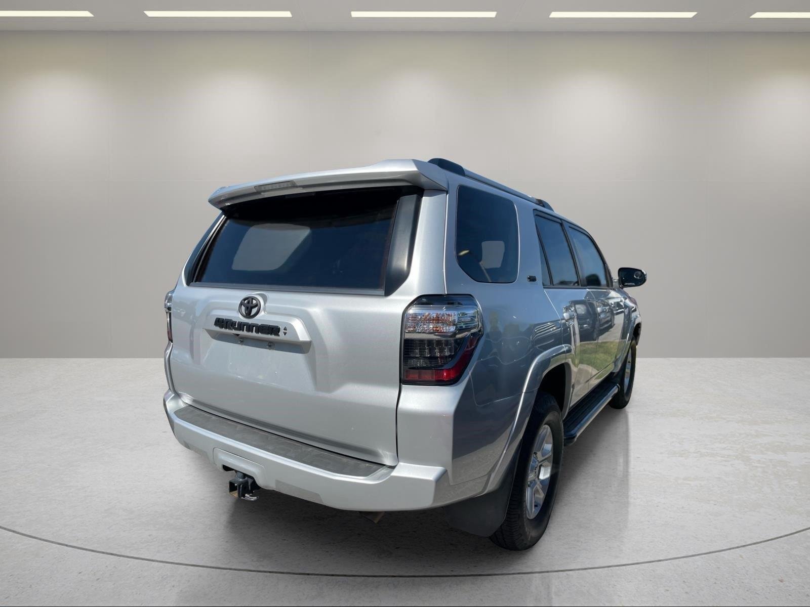 Used 2021 Classic Silver Metallic Toyota SR5 Premium image 11