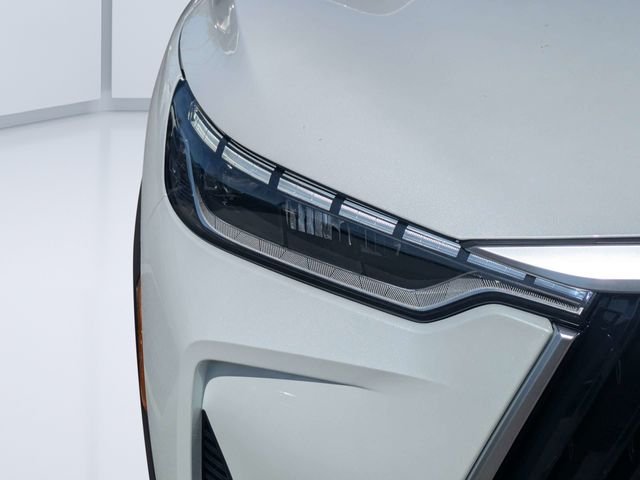 New 2027 RADIANT WHITE INFINITI Pure FWD image 8