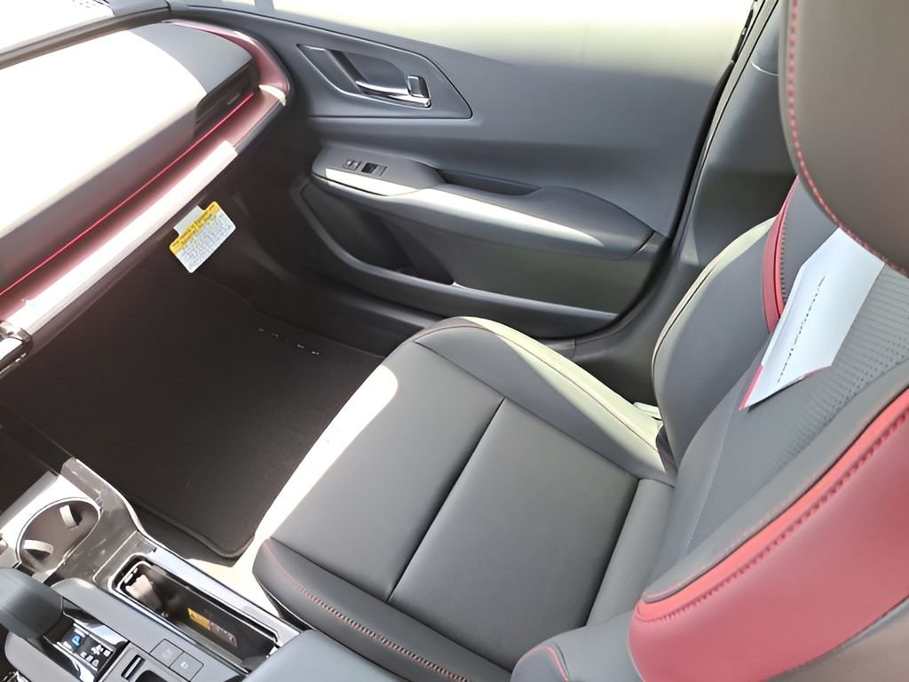 2025 Toyota Prius XSE - Photo 12