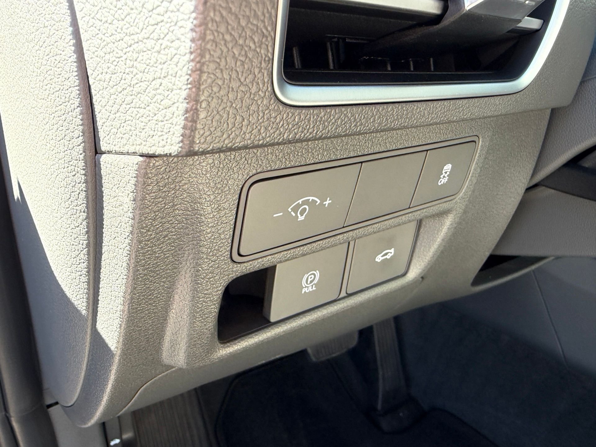 Certified Used 2025 Blue Hyundai SEL image 26