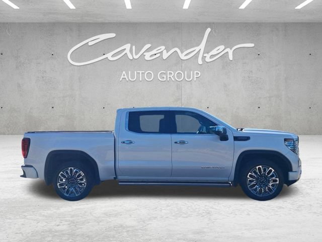 Used 2024 White Frost Tricoat GMC Denali Ultimate image 18
