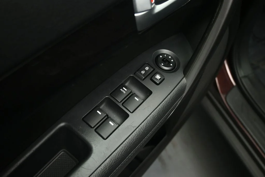 Used 2015 Red Kia LX image 47