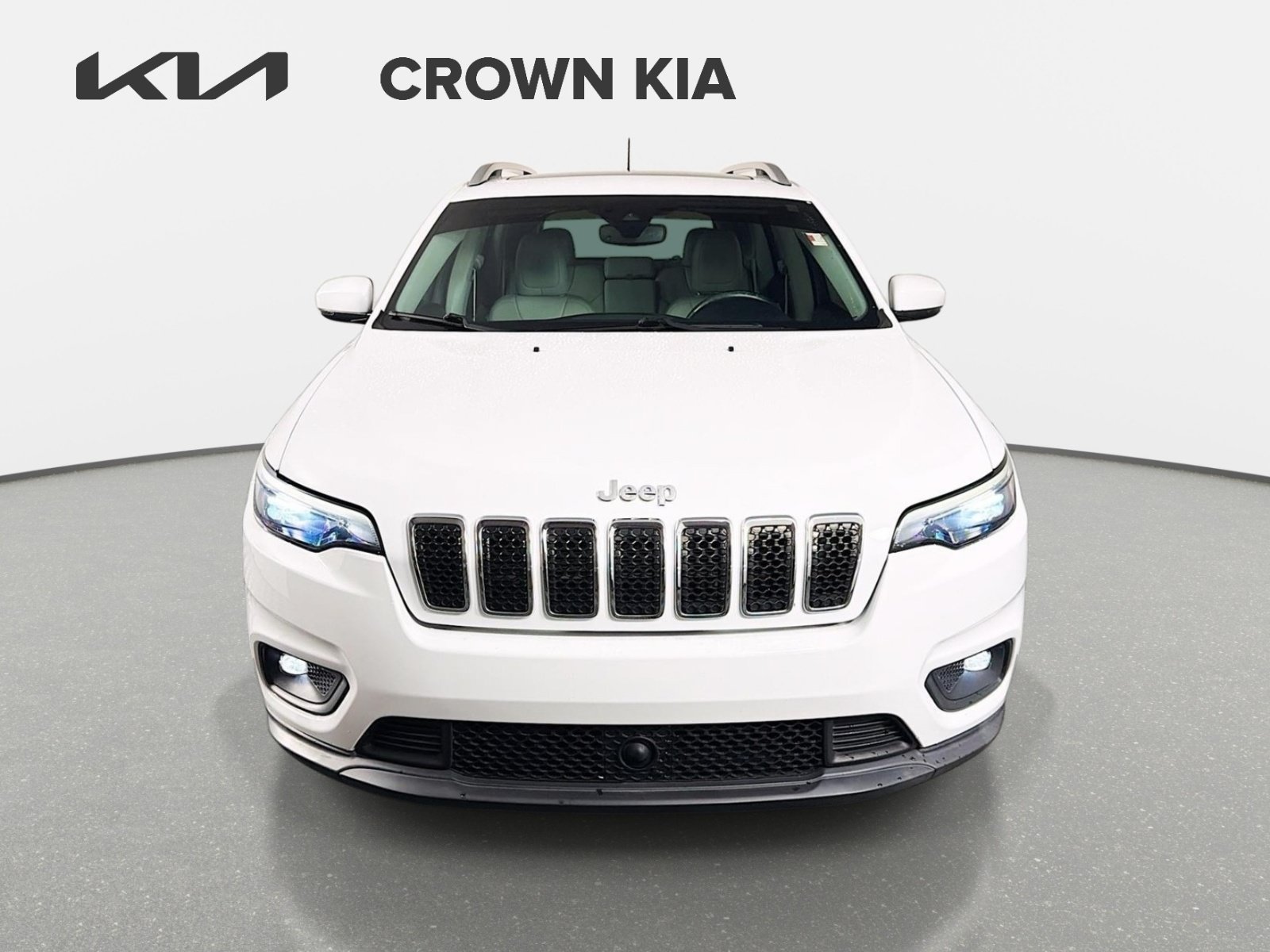 Used 2021 Bright White Clearcoat Jeep Latitude Lux image 2
