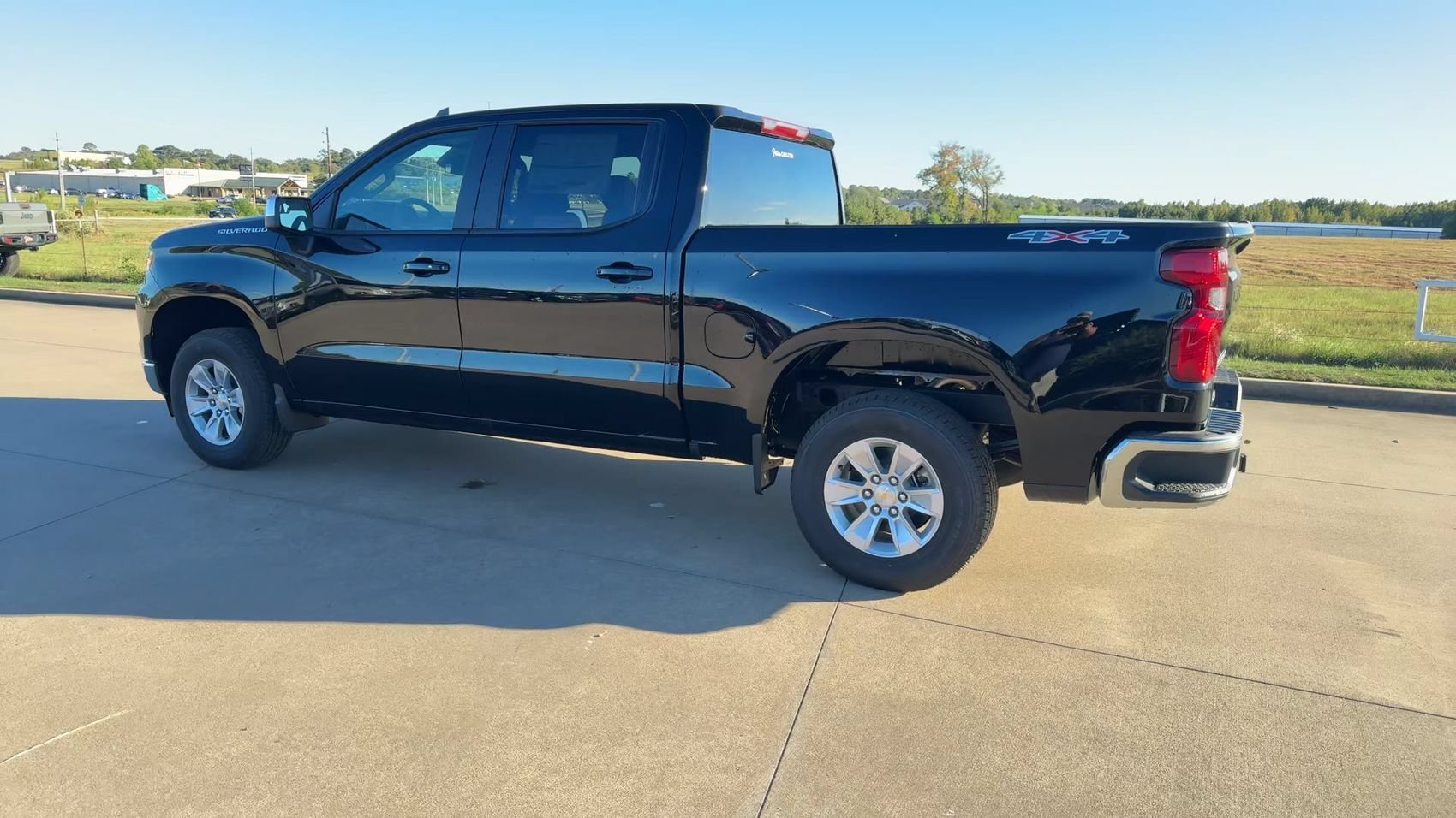 2026 Chevrolet Silverado 1500 LT - Photo 5