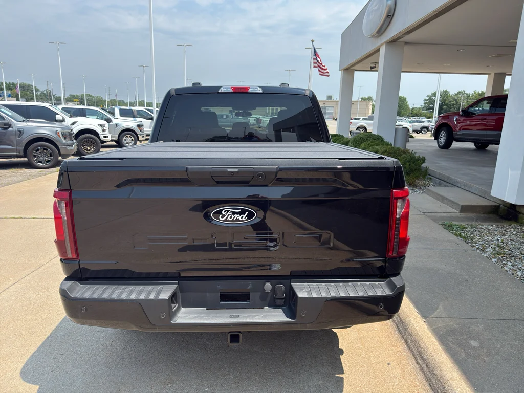 Used 2024 Agate Black Metallic Ford XLT image 19