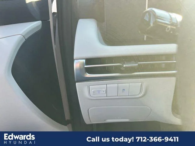 New 2025 White Hyundai SE image 19