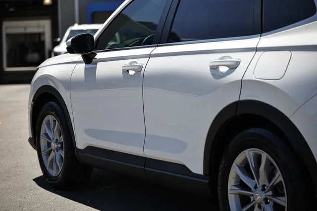 Used 2023 White Honda EX image 6