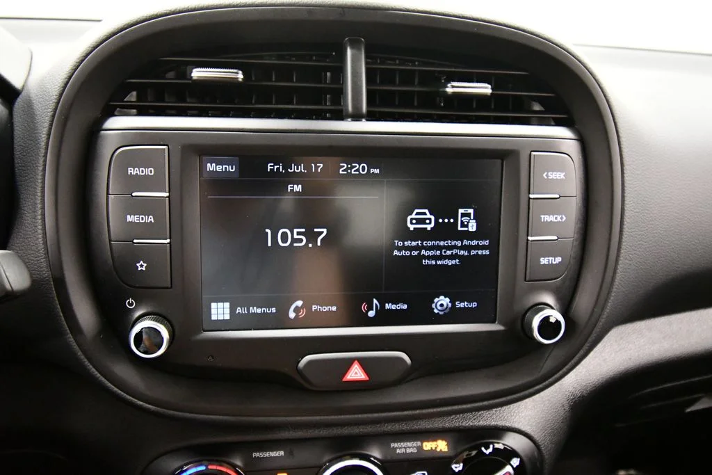 Certified Used 2025  Kia LX image 22