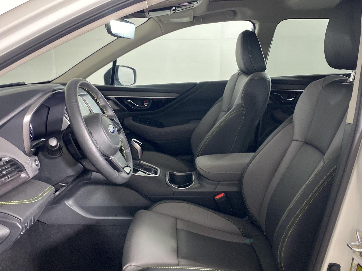 Used 2025 Crystal White Pearl Subaru Onyx Edition image 14