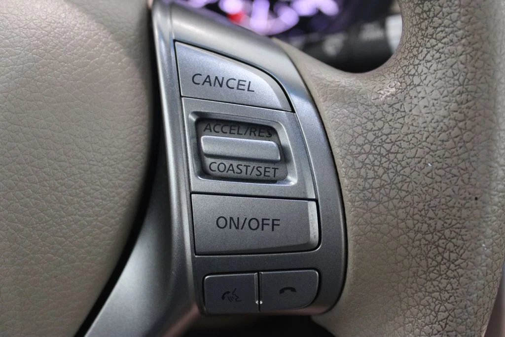 Used 2014 Saharan Stone Nissan 2.5 S image 21
