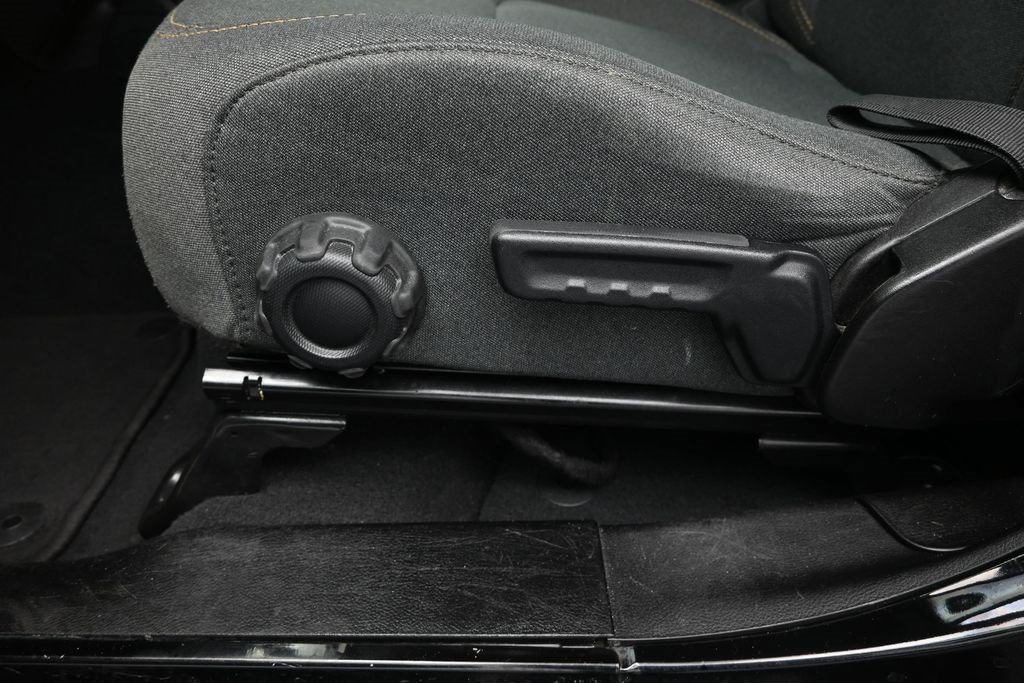 Used 2024 Black Clearcoat Jeep Sport S image 18