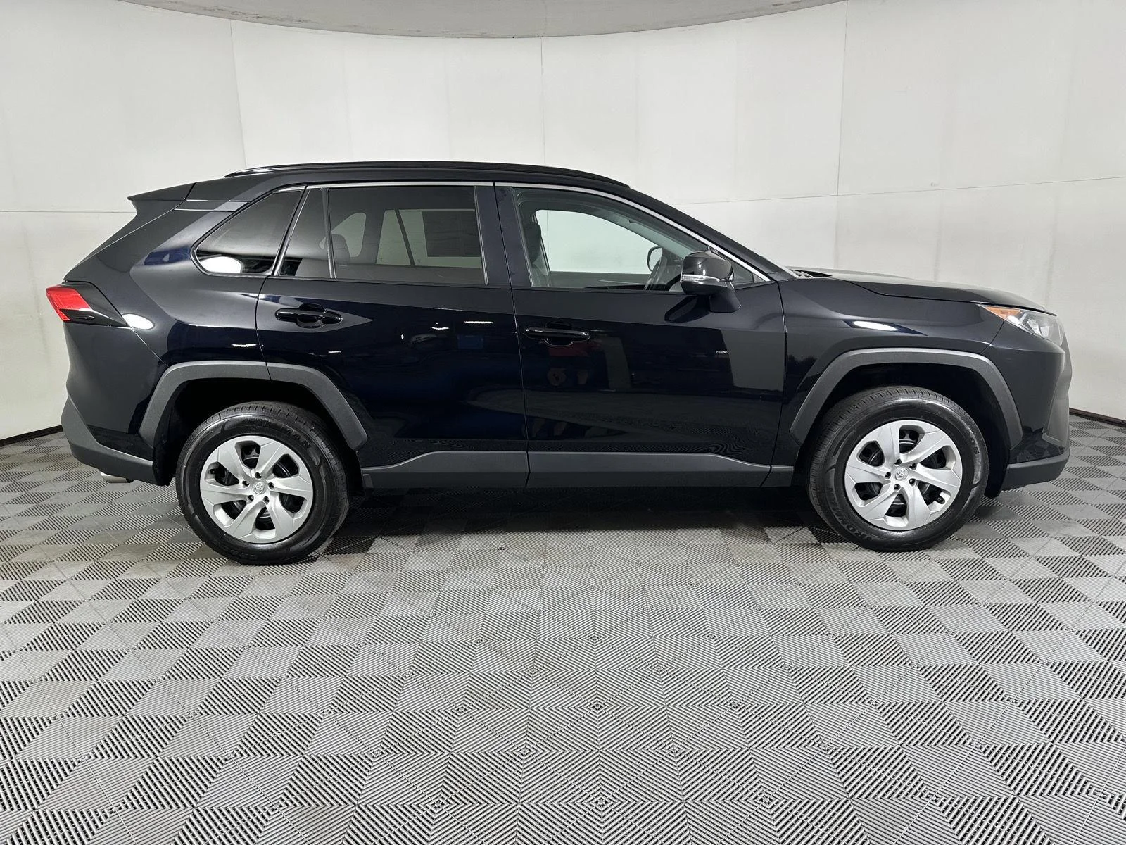 Used 2021 Midnight Black Metallic Toyota LE image 13
