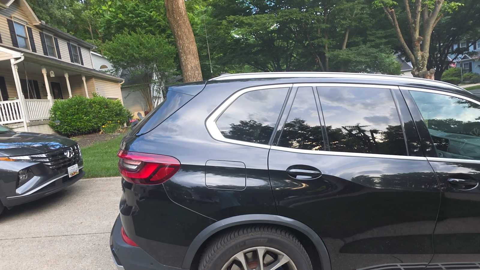 Used 2020 Black Sapphire Metallic BMW xDrive40i image 9