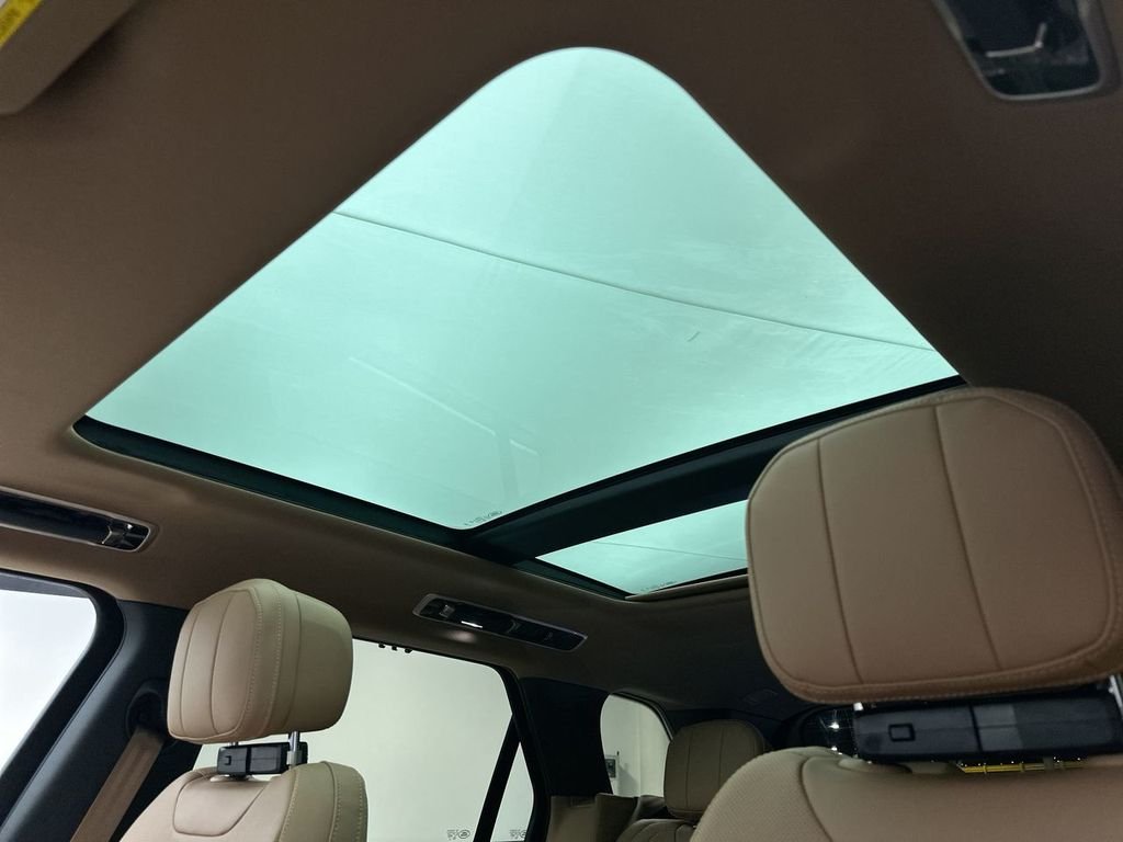 New 2026 Fuji White Land Rover SE image 11