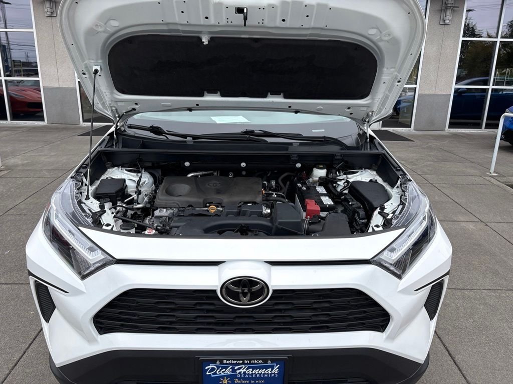Used 2024 Ice Toyota XLE image 3