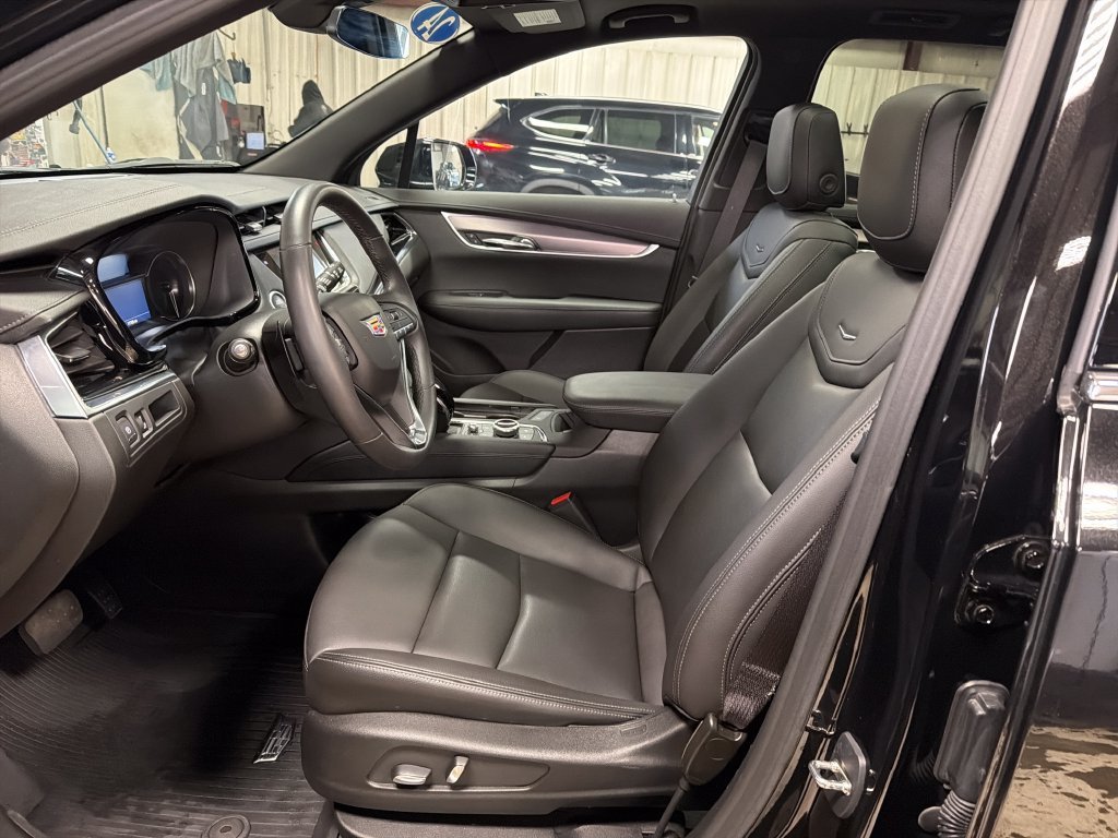 Used 2024 Stellar Black Metallic Cadillac Luxury image 16