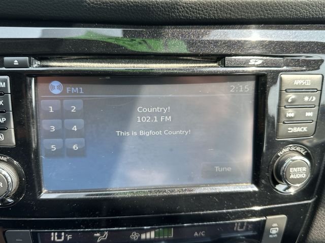 Used 2017 White Nissan SL image 14