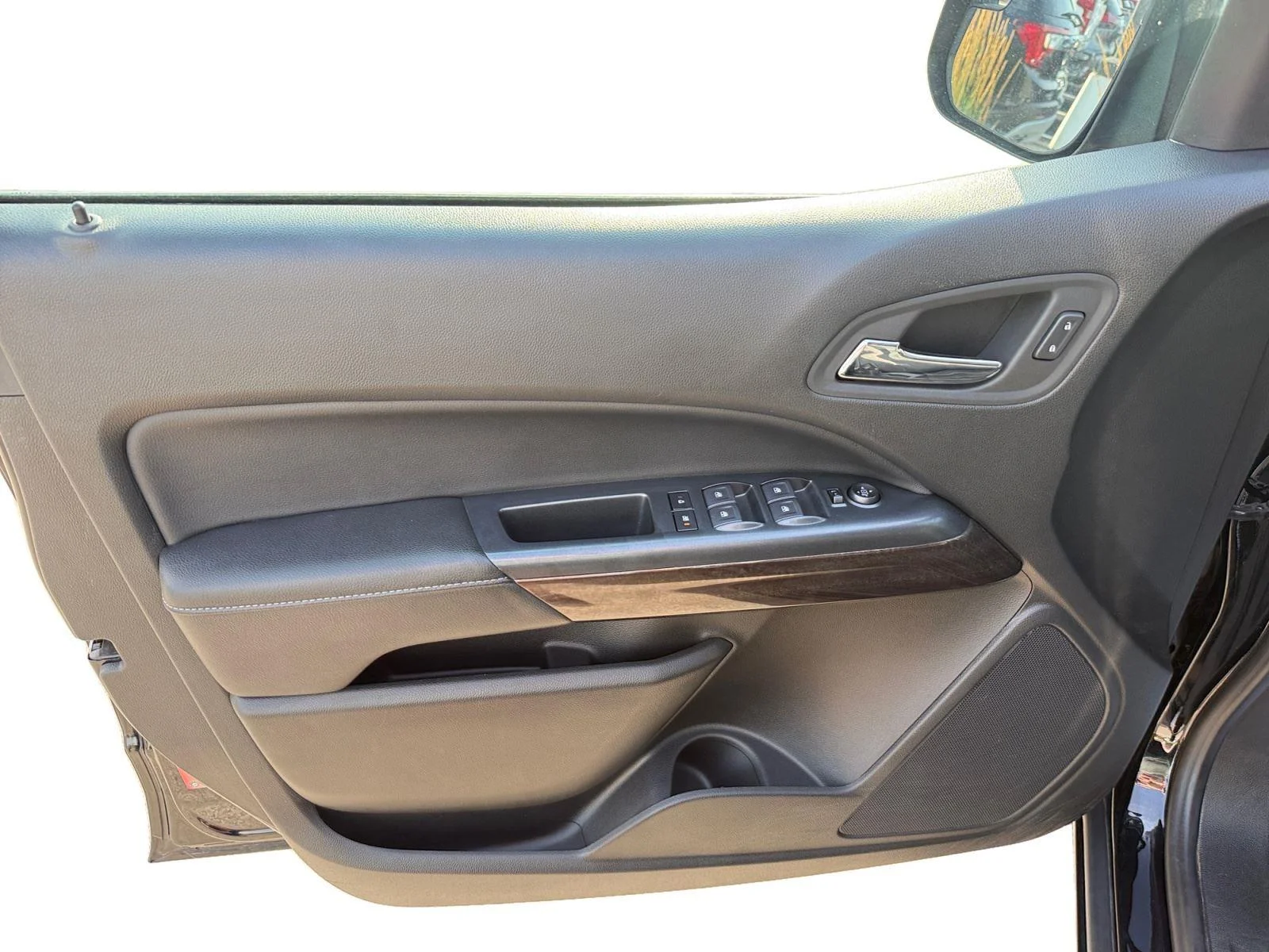 Used 2022 Onyx Black GMC Elevation image 9
