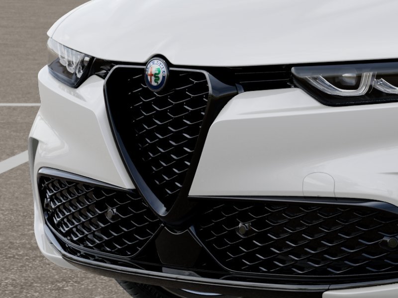 New 2025 Milano White Exterior Paint Alfa Romeo Base image 38