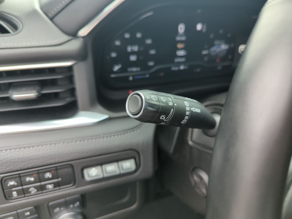 Used 2023 Silver GMC Denali image 20