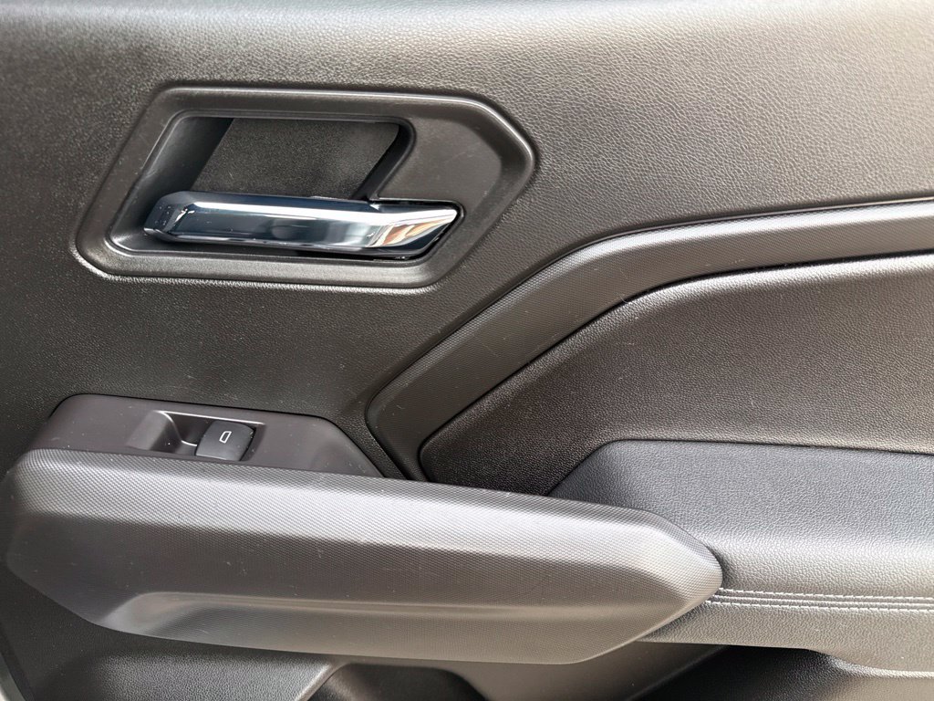 Used 2025 Sterling Gray Metallic Chevrolet LT image 19