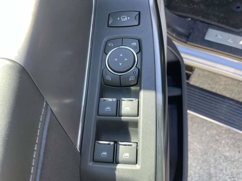 New 2026 Glacier Gray Metallic Tri-Coat Ford F-250® Platinum® image 16