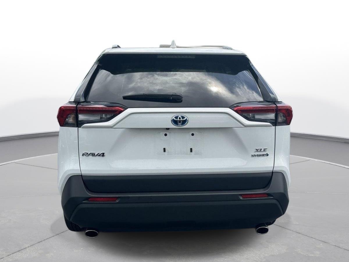 Certified Used 2024 Ice Cap Toyota Hybrid XLE image 7