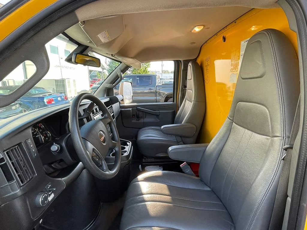 Used 2021  GMC Work Van image 23