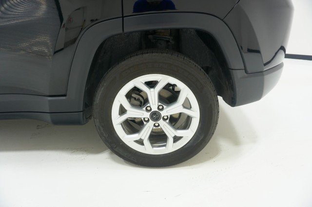 Used 2025 Diamond Black Crystal Pearlcoat Jeep Sport image 13