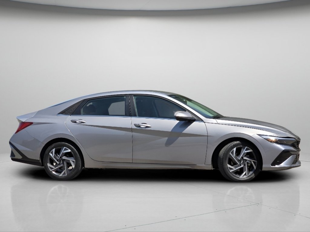 Used 2025 Fluid Metal Hyundai SEL Convenience image 25