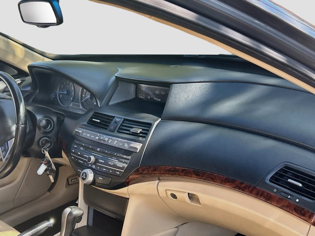 Used 2010 Polished Metal Metallic Honda EX-L image 28