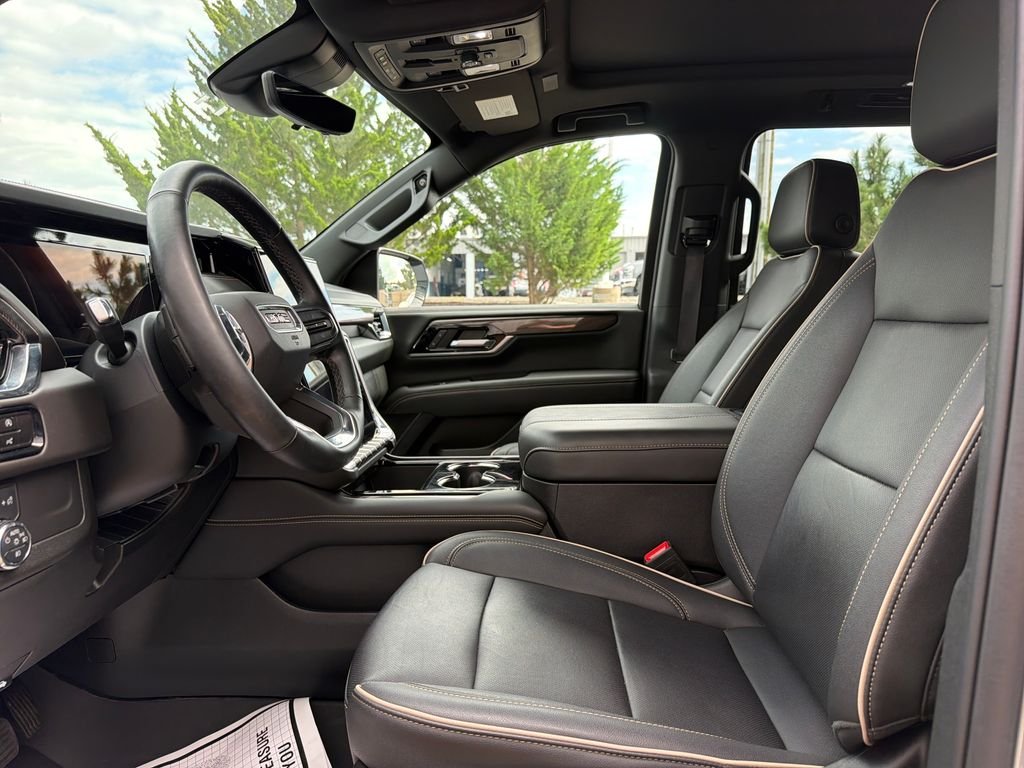 Used 2025 Sterling Metallic GMC Elevation image 14