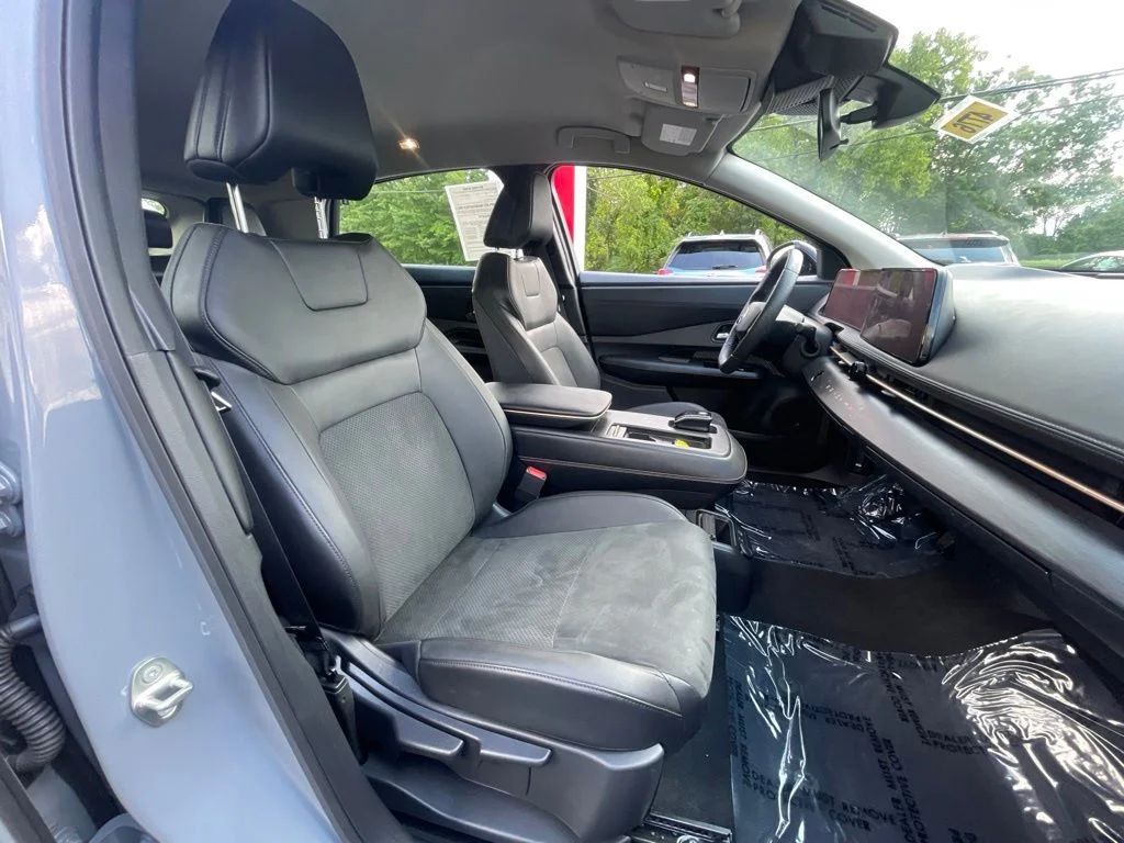 Certified Used 2024 Gray Nissan ENGAGE image 18