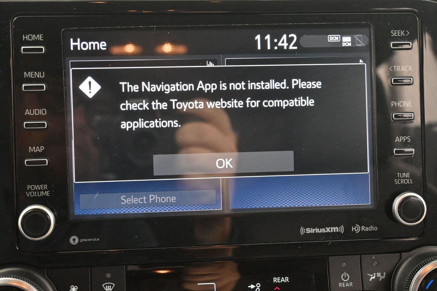 Used 2022 Celestial Silver Metallic Toyota XLE image 23