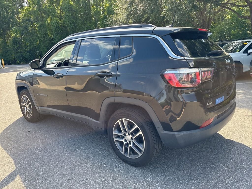 Used 2019 Black Jeep Latitude image 20