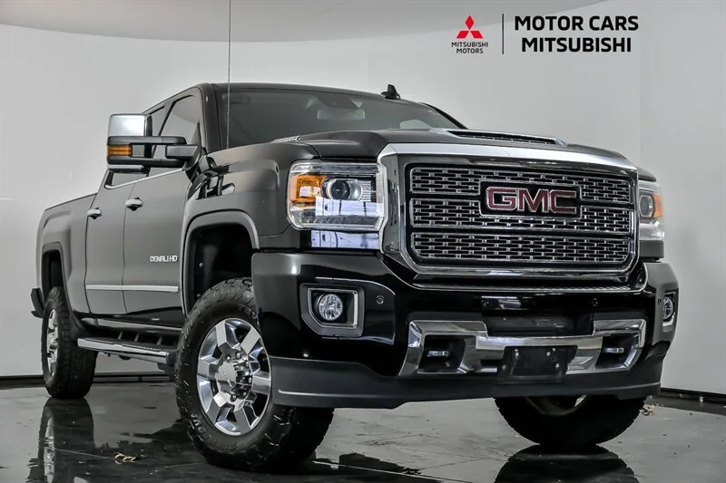 2019 GMC Sierra 4WD Crew Cab Standard Box Denali's photo