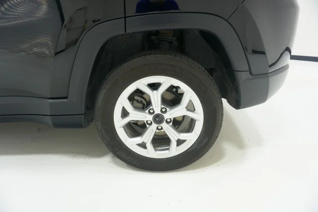 Used 2025 Diamond Black Crystal Pearlcoat Jeep Sport image 13