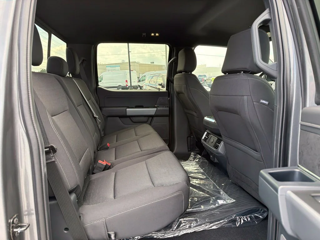 New 2026 Carbonized Gray Metallic Ford XLT image 14