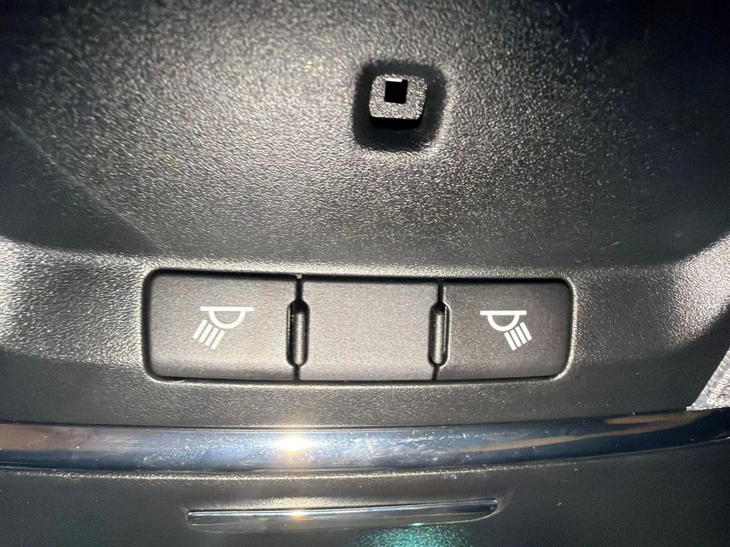 Used 2015 Bright White Clearcoat Jeep Laredo image 35